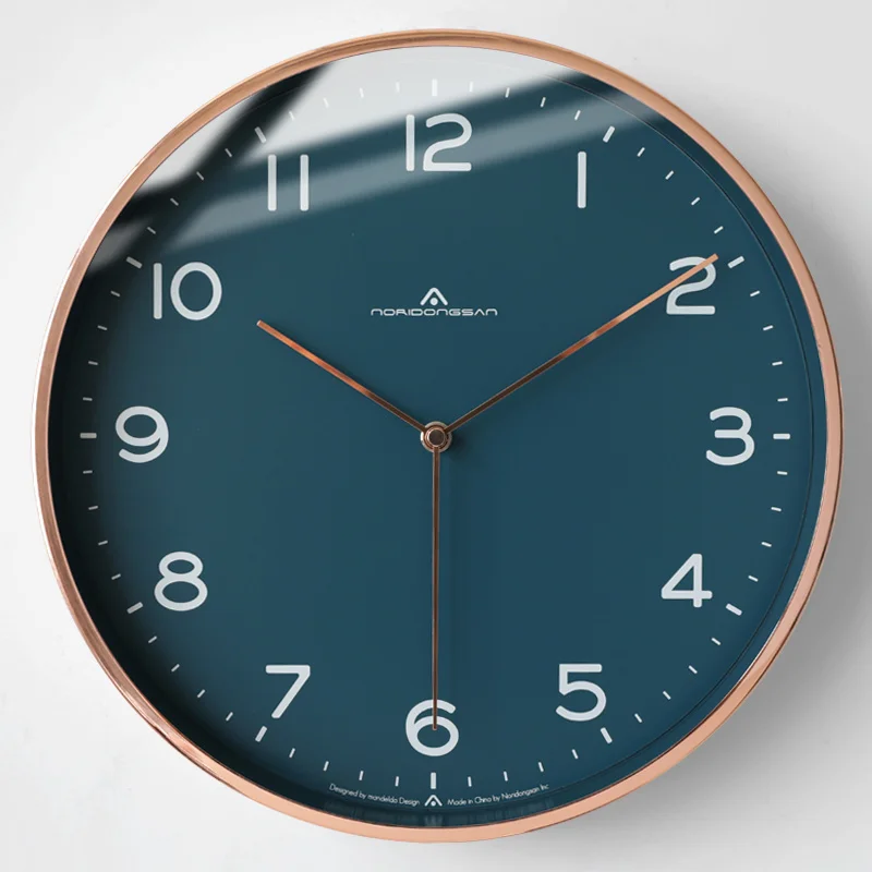 

minimalist Modern wall clock living room Nordic light luxury clock wall creative home bedroom silent home quartz clock 30X30CM