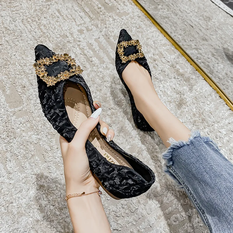 Plus Size 35-43 Women Pointed Toe Flats Bling Diamond Buckle Wedding Shoes Fashion Ballet Flat Shoes Sweet Girl Ladies Shoes
