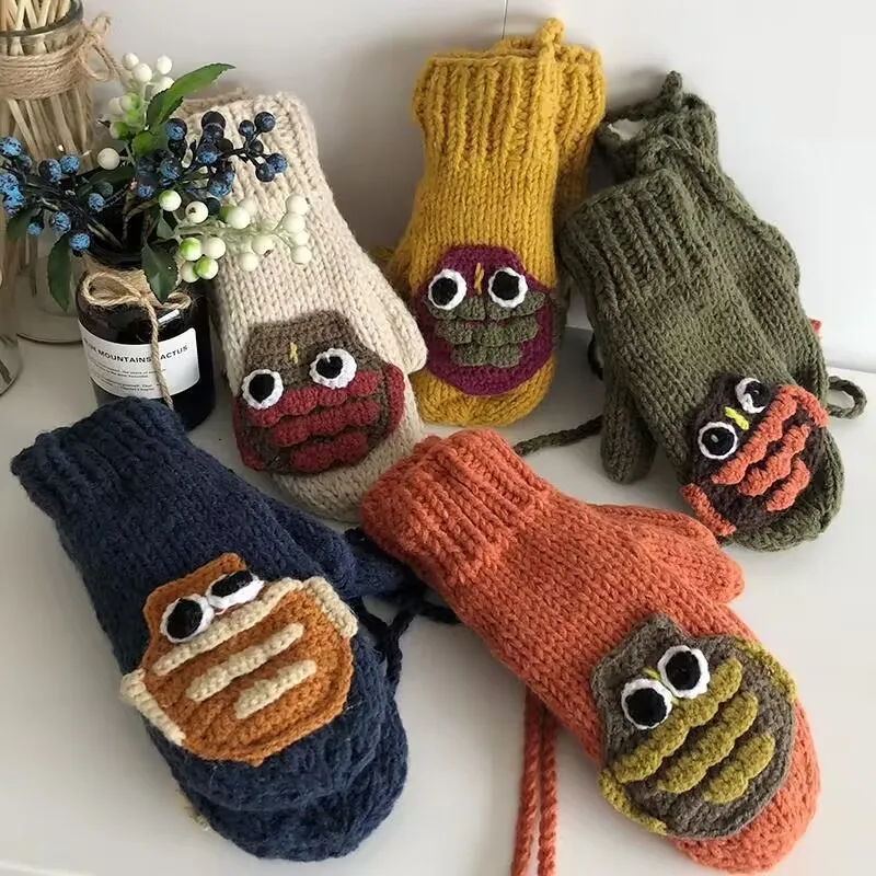 

Женские зимние теплые перчатки с наполнителем и защитой от ветра