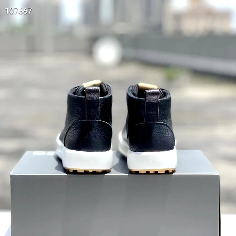 2022 Men's Golf Shoes Leather Material Waterproof PTU Sole Non-Slip Anti-Shock Grip High Top Shoes Hiking Shoes Men's Sneakers