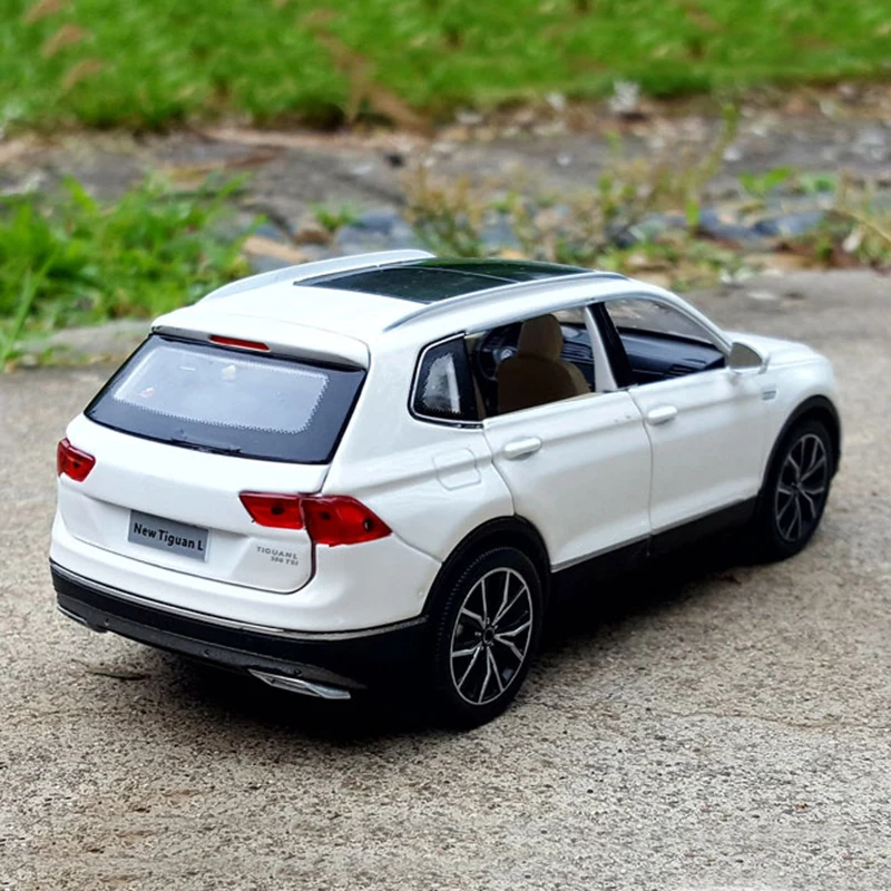 Новая модель автомобиля Tiguan L в масштабе 1:32 литье под давлением имитация звука