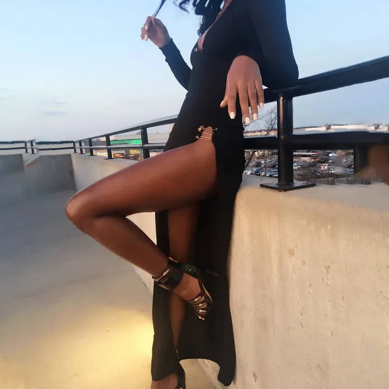 Женское длинное облегающее платье черное ажурное с V-образным вырезом и длинным