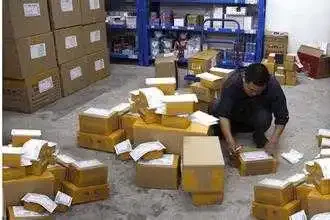 Совершенно новый P + F Φ-V15 UC4000-30GM-IUR2 104094 оригинальный товар