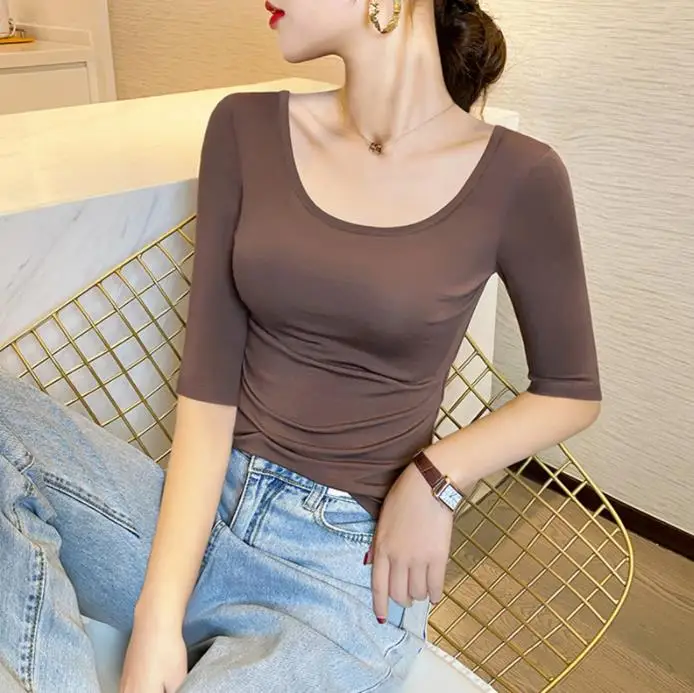

Medium sleeved T-shirt for women with U-neck short sleeved