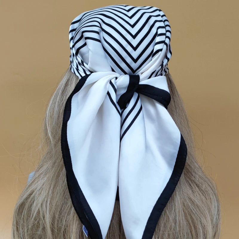 

Women Beach Sunscreen Kerchief Luxury Design Square Headscarf New 2023 Popular Style Silk Hijab 70X70CM Scarves The Four Seasons