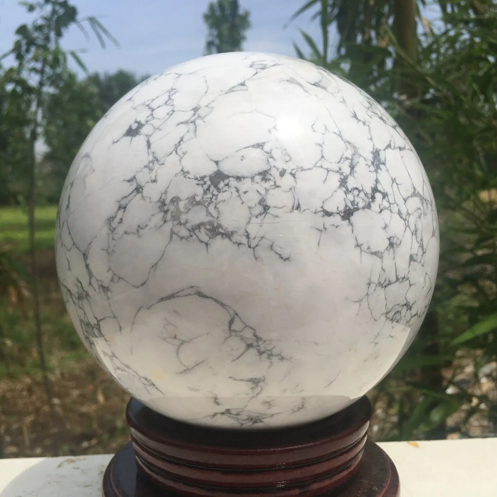 Натуральная сферическая лампа Howlite
