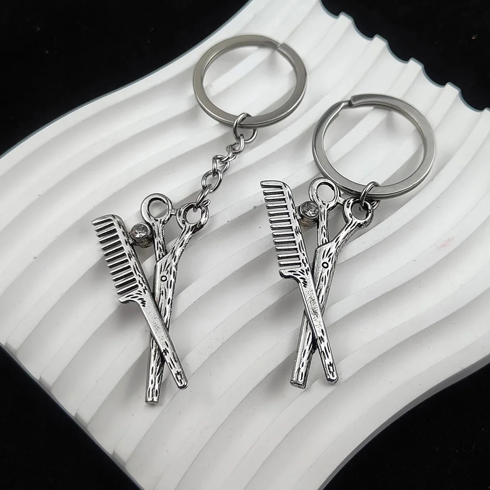 

Gothic Keychain for Women Polished Simulation Scissors Comb Metal Pendant Keyring for Unisex Backpack Decoration Keychains Gift