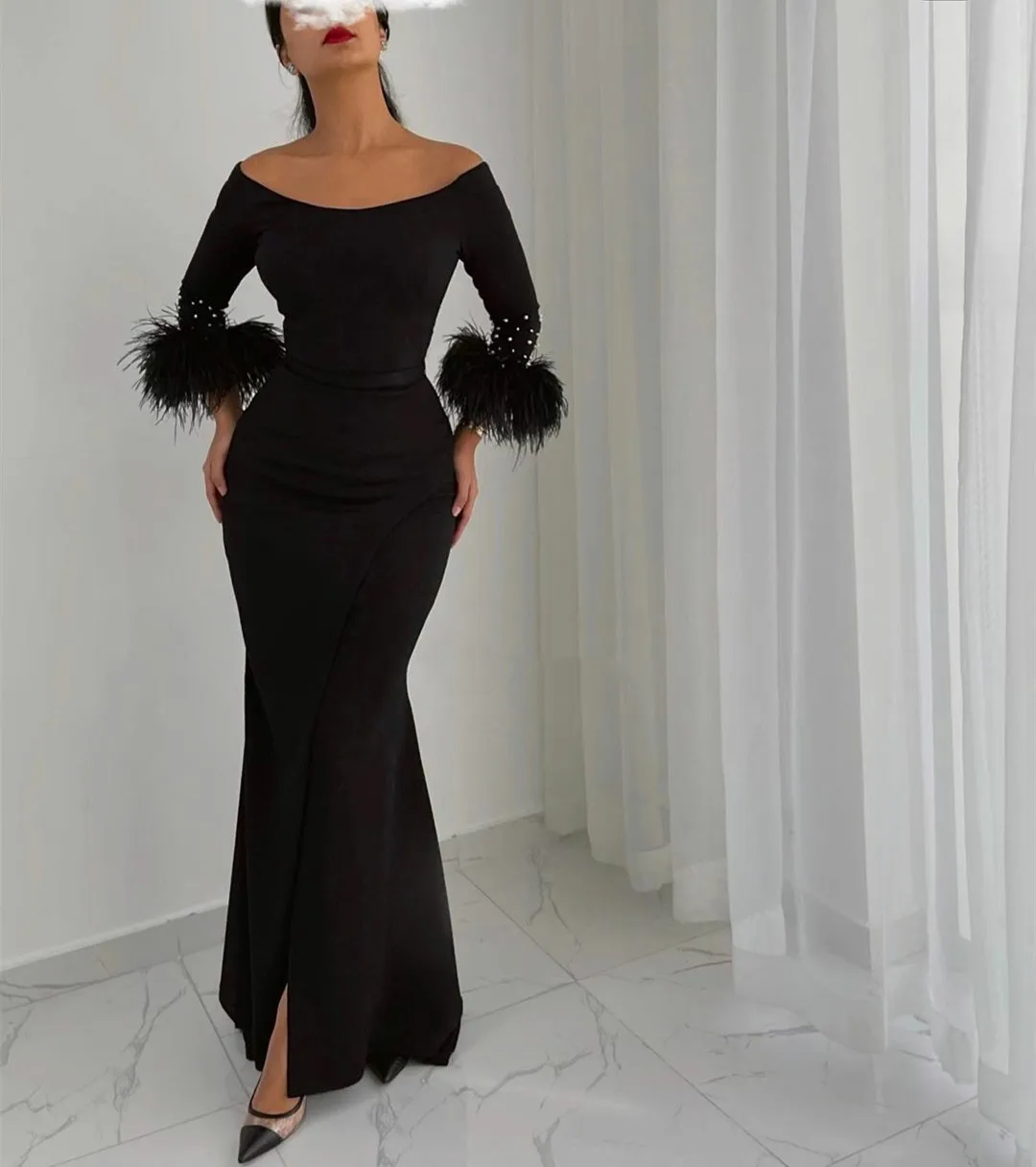 

Vintage Long Black Crepe Evening Party Dresses With Feathers فساتين سهرة Mermaid Side Slit Small Train Prom Dresses for Women