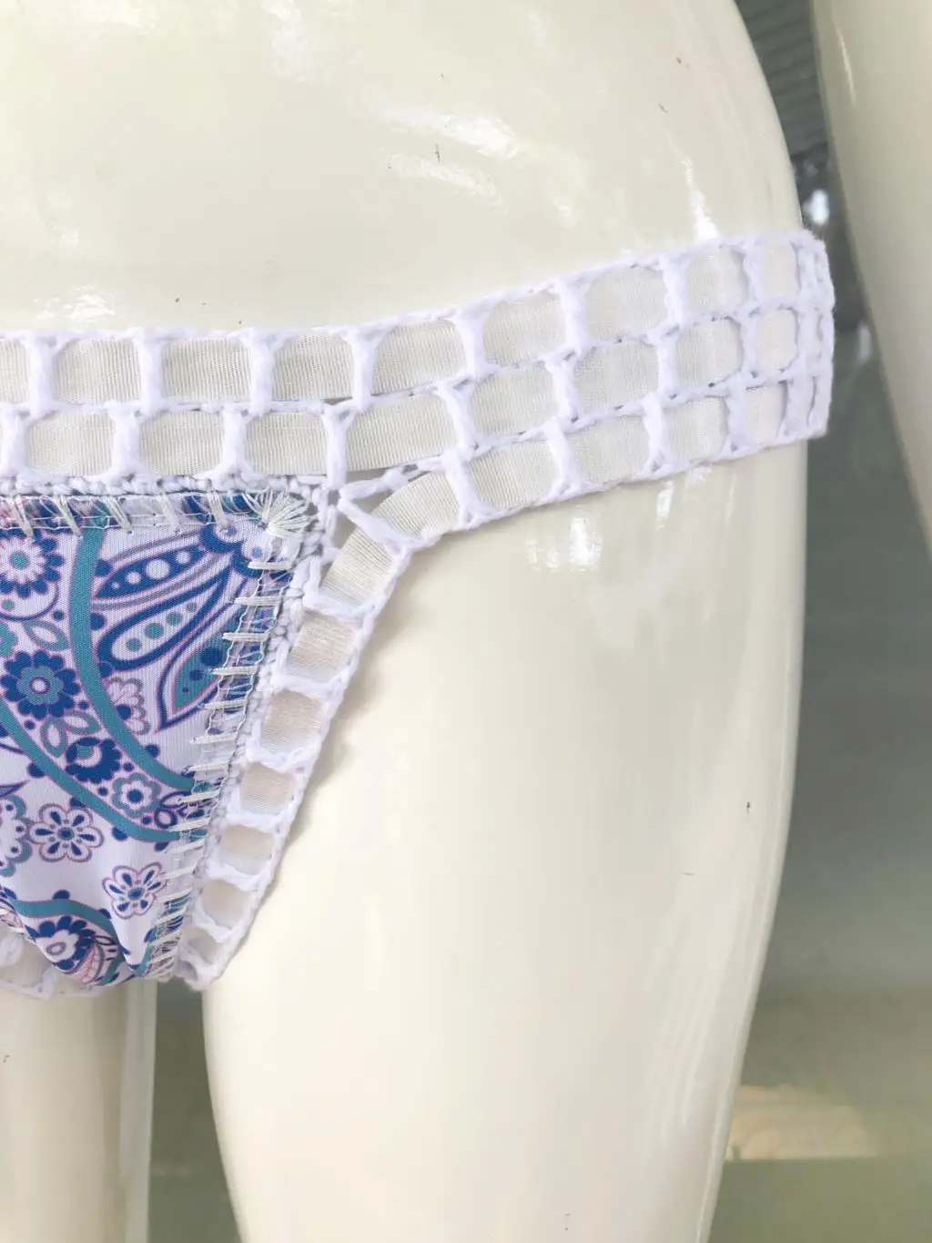 Women Sexy Crochet Swimsuit Triangle Elastic Bikini Set Reversible Blue And White Paisley Print Swimwear Both Sides Wearing