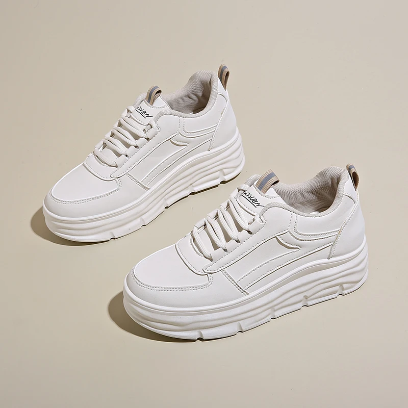 Женские кроссовки с вулканизированной подошвой на плоской подошве