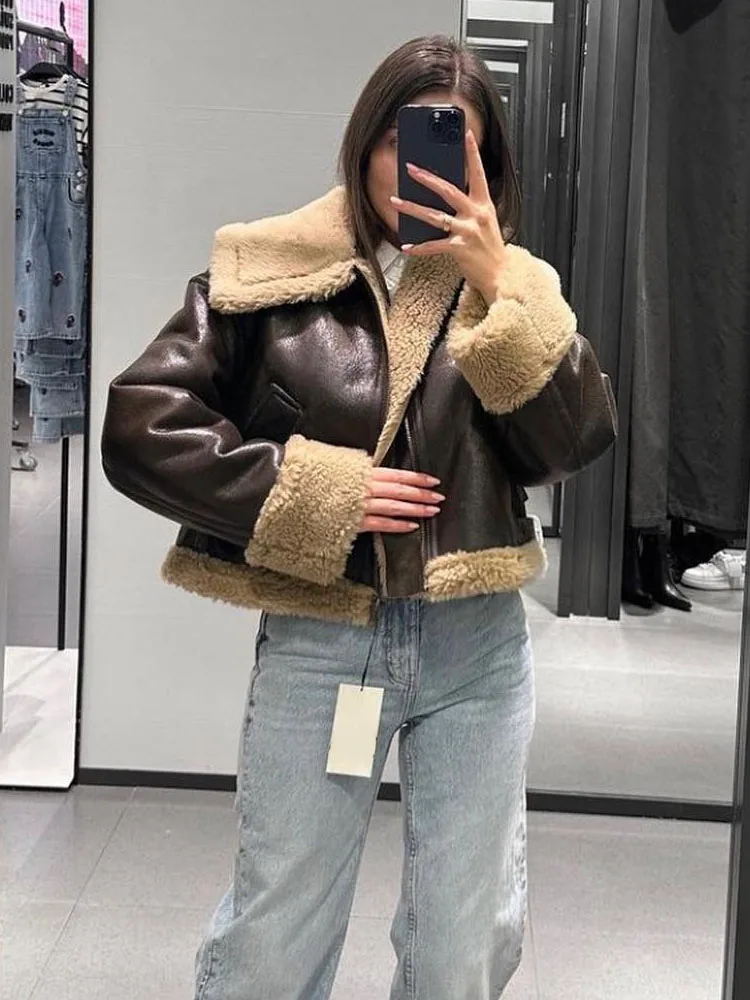 

Женская куртка с длинным рукавом и карманами, на молнии