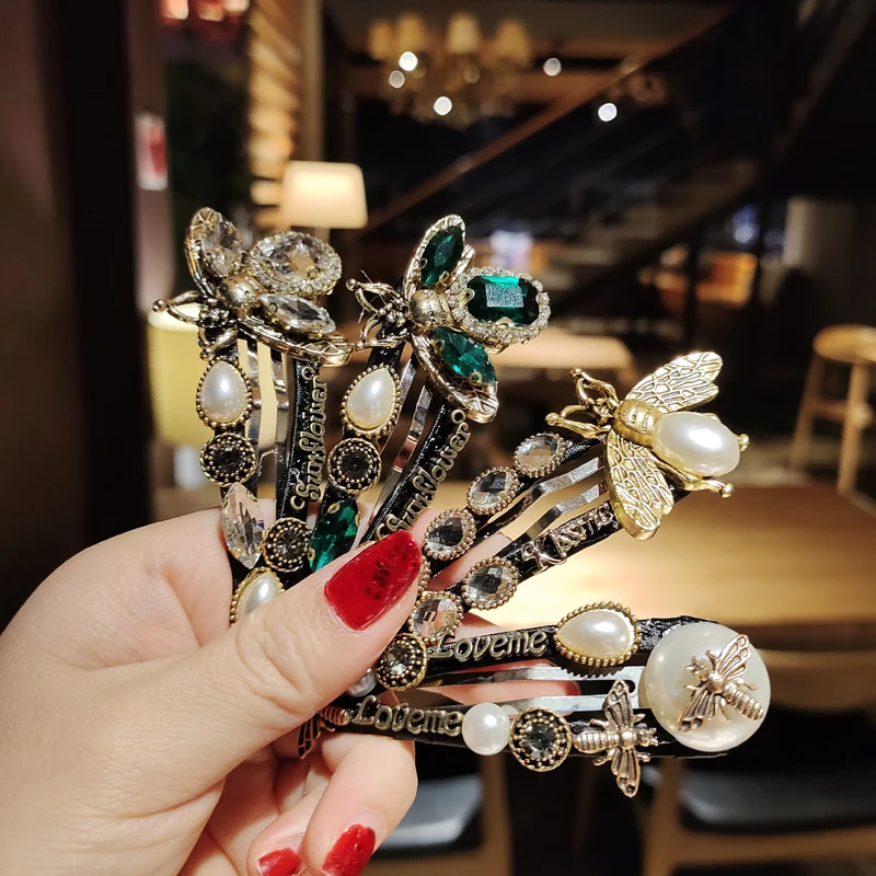 

Retro Korean Version of Bear Hairpin Pearl Bee Fashion Ins Bangs Clip Hair Accessories