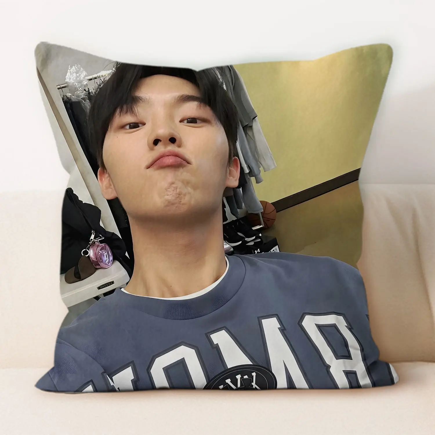 

Подушка для рук Weak Hero Class 1