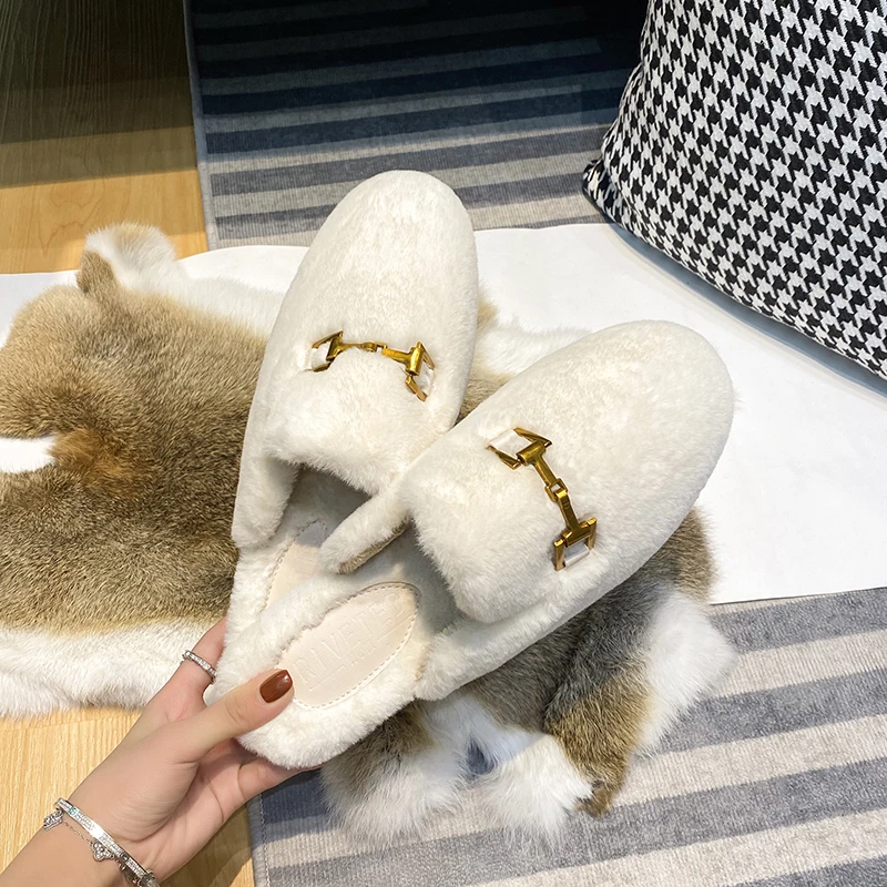 

Женские плюшевые шлепанцы на плоской подошве, зимняя обувь для дома и улицы, металлические декоративные Дизайнерские повседневные и офисны...