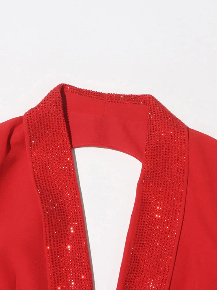 Женский блейзер с V-образным вырезом на пуговицах