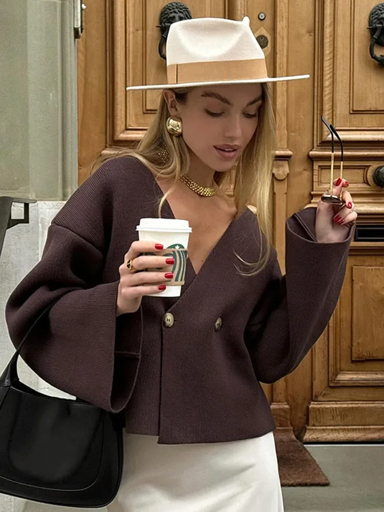 Женский трикотажный кардиган на пуговицах с V-образным вырезом и длинным рукавом