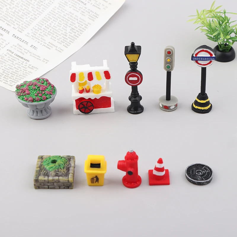 

10pcs Dollhouse Miniature Resin Micro Landscape Fire Hydrant Trash Can Flower Bed Desktop Decoration