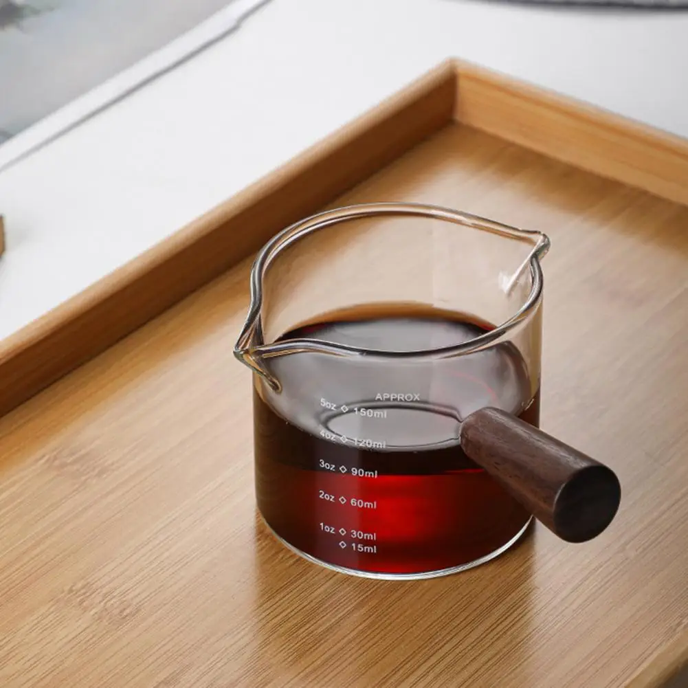 

Convenient Milk Jug Heat Resistant Wooden Handle Large Capacity Coffee Measuring Cup Coffee Measuring Cup Coffee Milk Cup