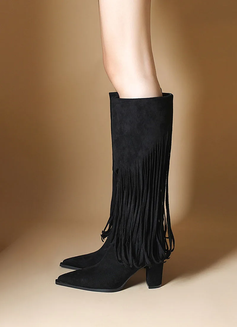 Женские сапоги с бахромой черные до колена из искусственной замши на высоком