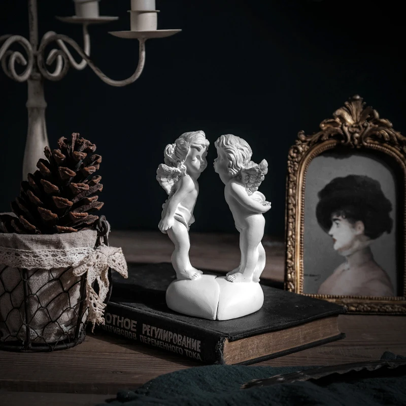 

2Pcs/Set Nordic Cherub Resin Statue Living Room Decor Angel Sculpture Classical Style Art Home Decoration Office Desk Ornament