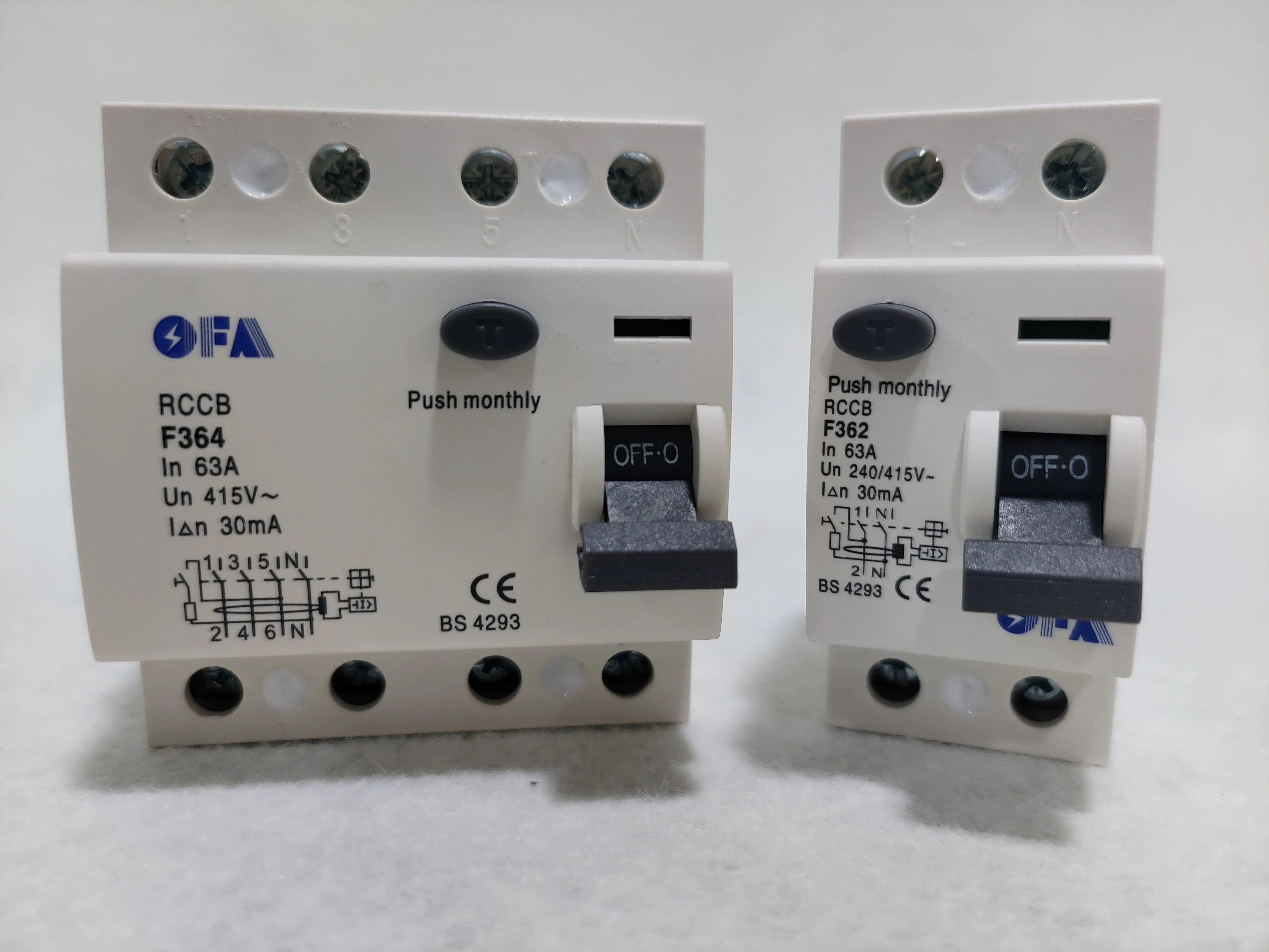 Электронное узо. Abb dsh941r. Электрическая схема электромеханического узо. Узо ekf basic 40a. Дифавтомат или узо отличия.