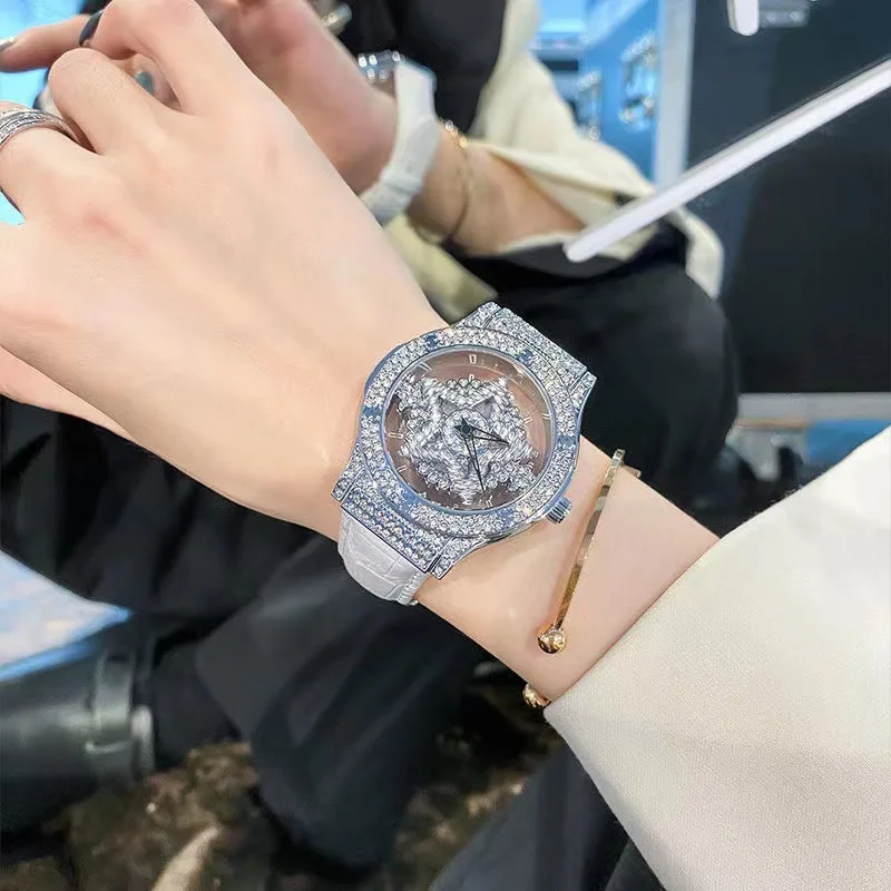 

2022 Brand Leather Luxury Pentagram Sky Classic Clock Watch, Fashion Casual Trend Gypsophila Ladies Quartz Watch Jewelry Gift