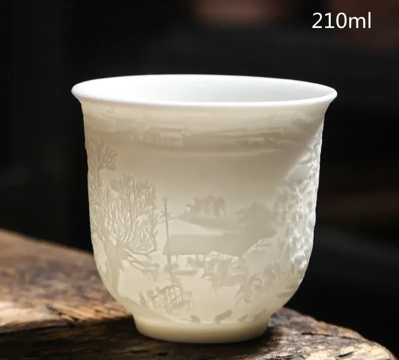 

Белая фарфоровая чашка Master andralyn