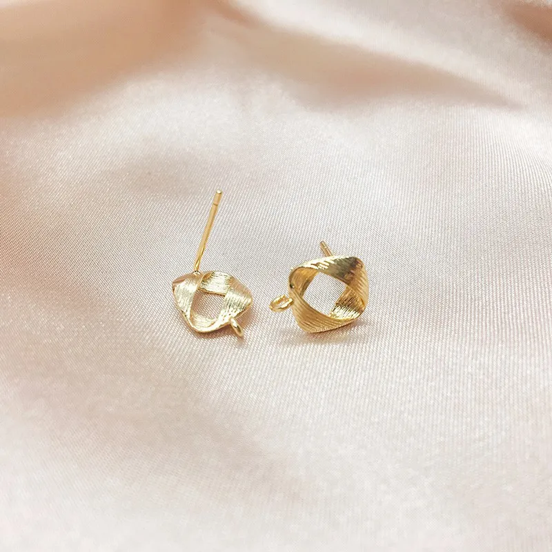 

18K Gold-Plated Twisted Flower Earring For DIY Jewelry Accessories Material