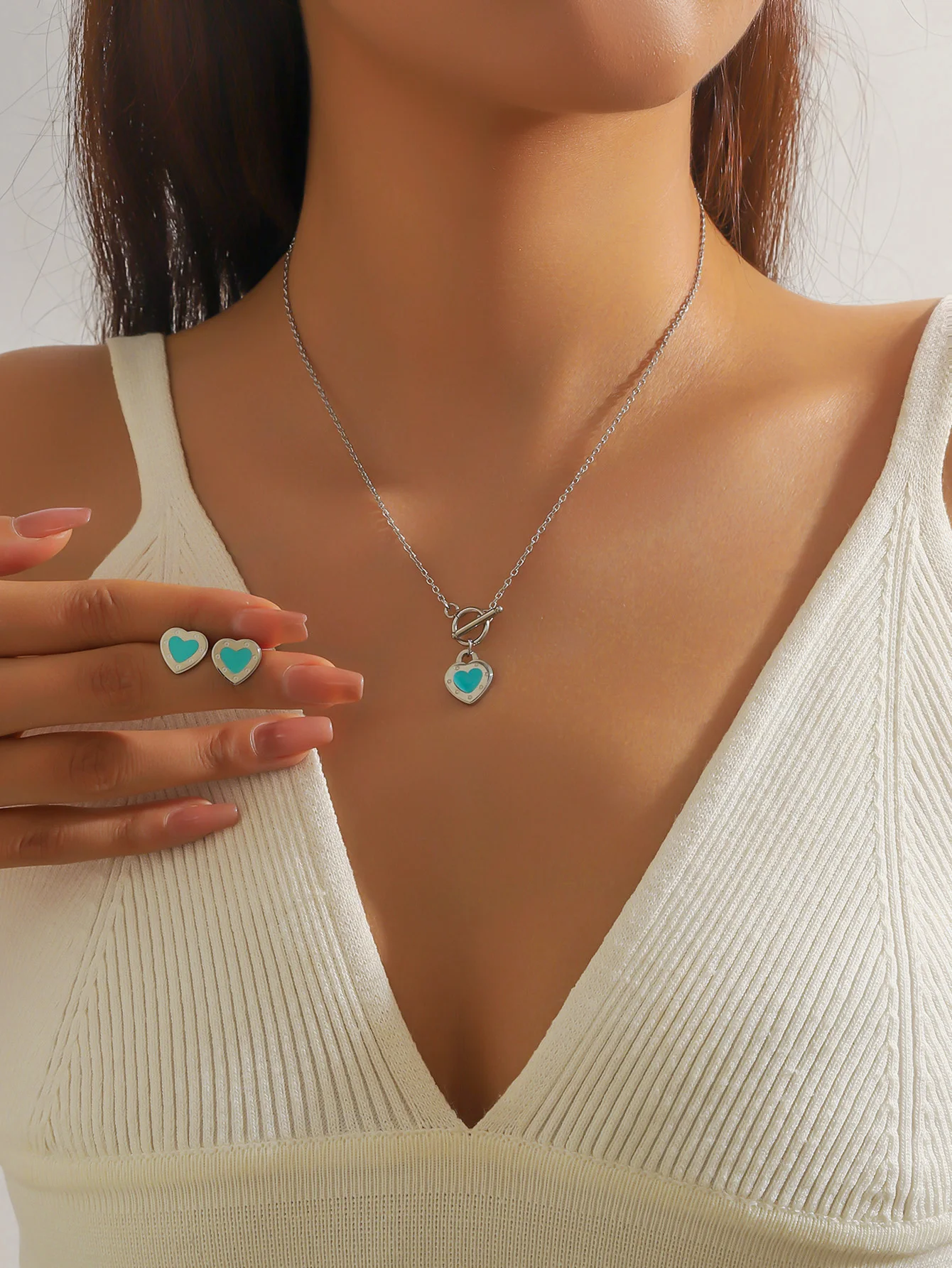 Комплект женских ювелирных изделий из нержавеющей стали