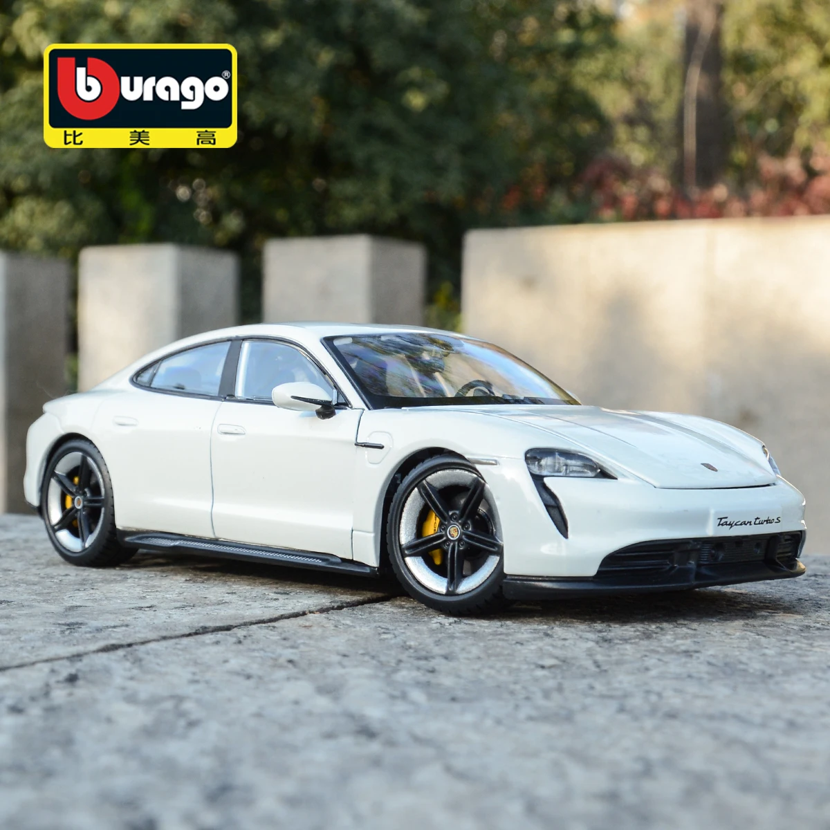 

Bburago 1:24 Porsche Taycan Turbo S White Sports Car Static Die Cast Vehicles Collectible Model Car Toys