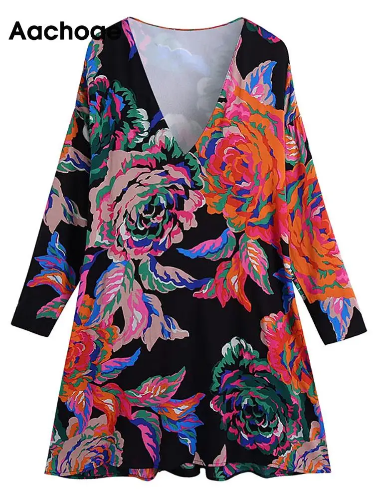 

Платье-мини женское ТРАПЕЦИЕВИДНОЕ с цветочным принтом и глубоким V-образным вырезом