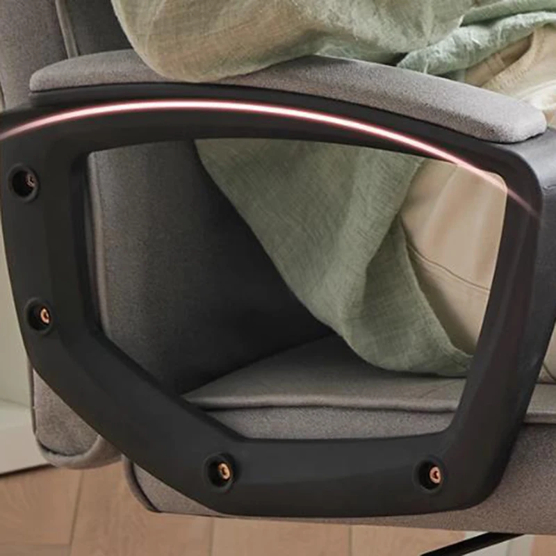 Мобильное кожаное офисное кресло с акцентом на подлокотнике для конференций