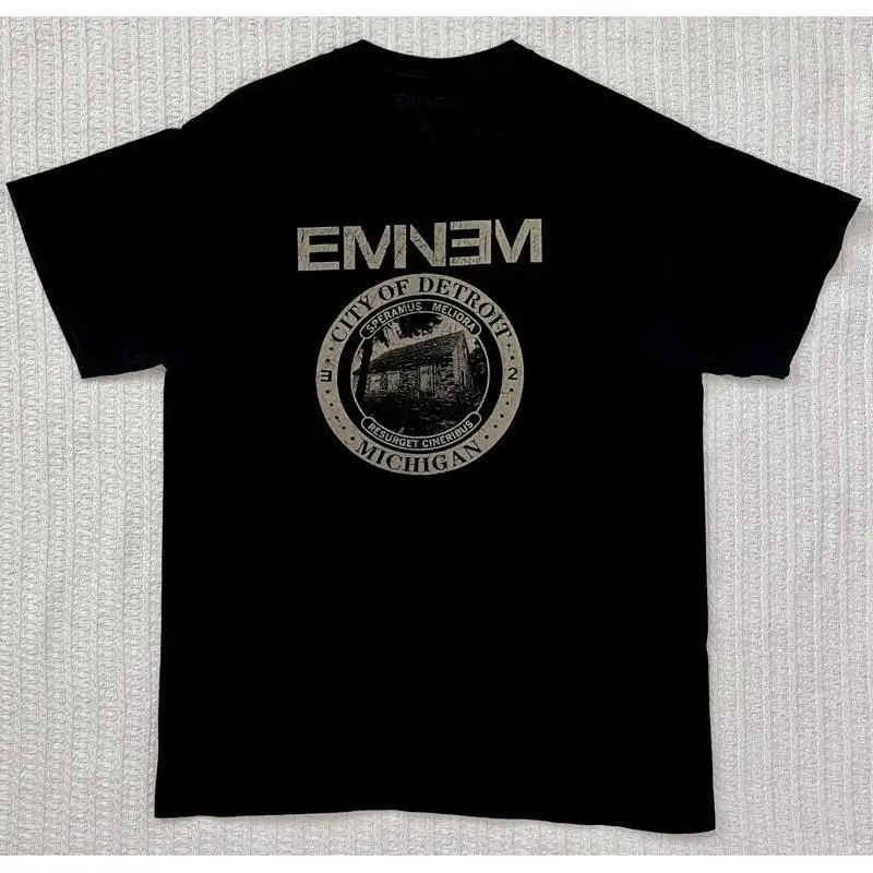 Фото Мужская футболка Eminem City Of Detroit Badge Logo MD 20 Äù X 27, черная, в стиле хип-хоп, рэп, Slim Shady №1