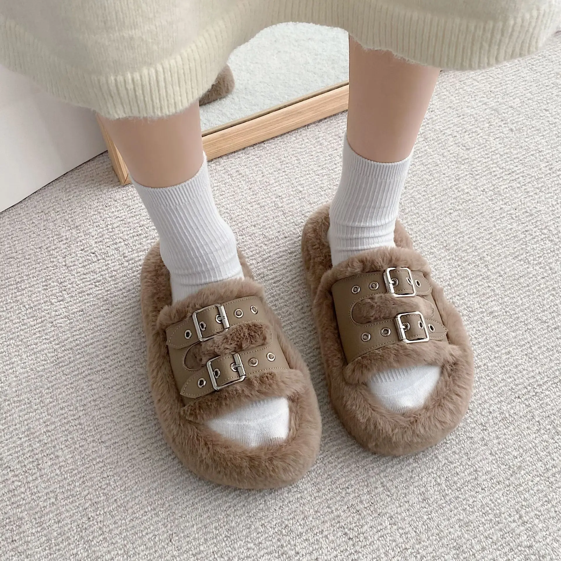 

Тапки женские шерстяные на толстой подошве, осень 2022