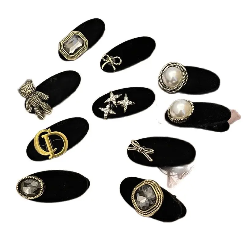 

Flocking Metal Side Bangs Clip Broken Hair Clip Female Autumn and Winter Simple Temperament Senior Pearl Rhindiamonds Headdress