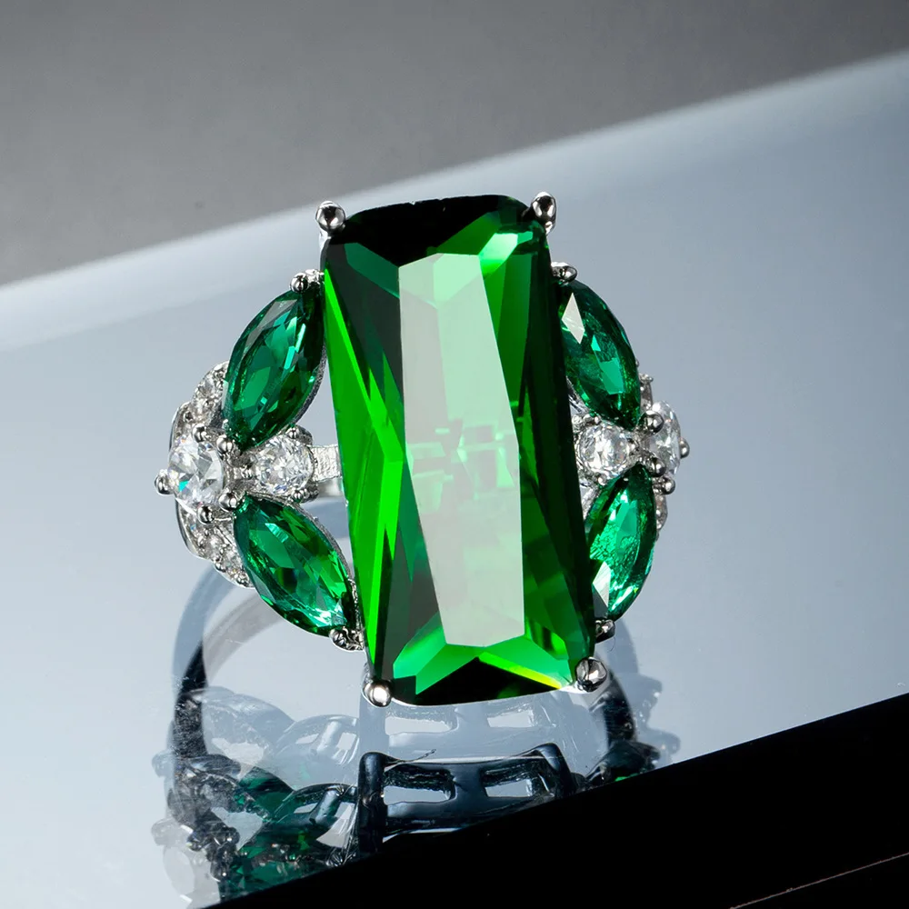 

Fashion Luxury Big Green Crystal Zircon Engagement Rings for Women Wedding Jewelry Gift