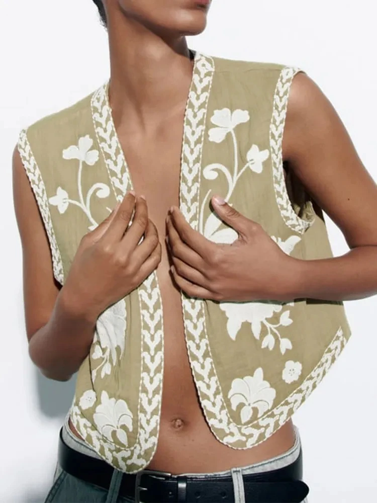 

Жилетка женская с вышивкой, летняя, 2023