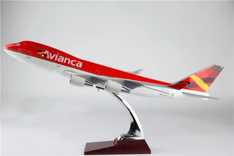 

Самолёт в масштабе 1/150, 47 см, B747