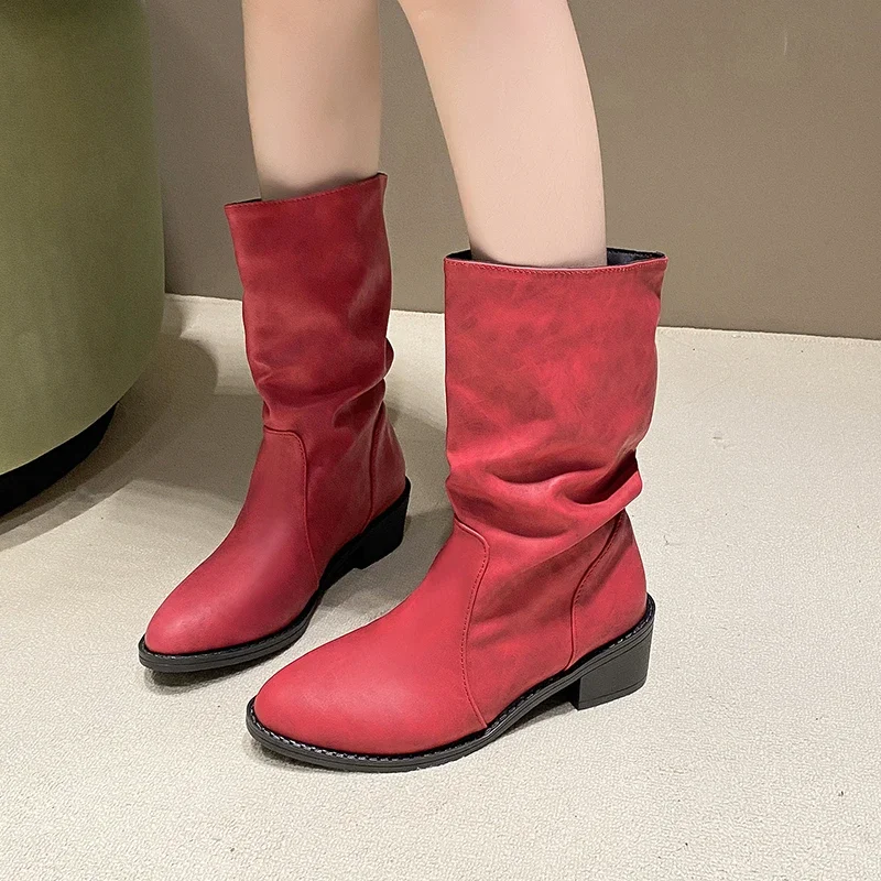 Женские ботинки на толстом каблуке новые зимние модные нескользящие