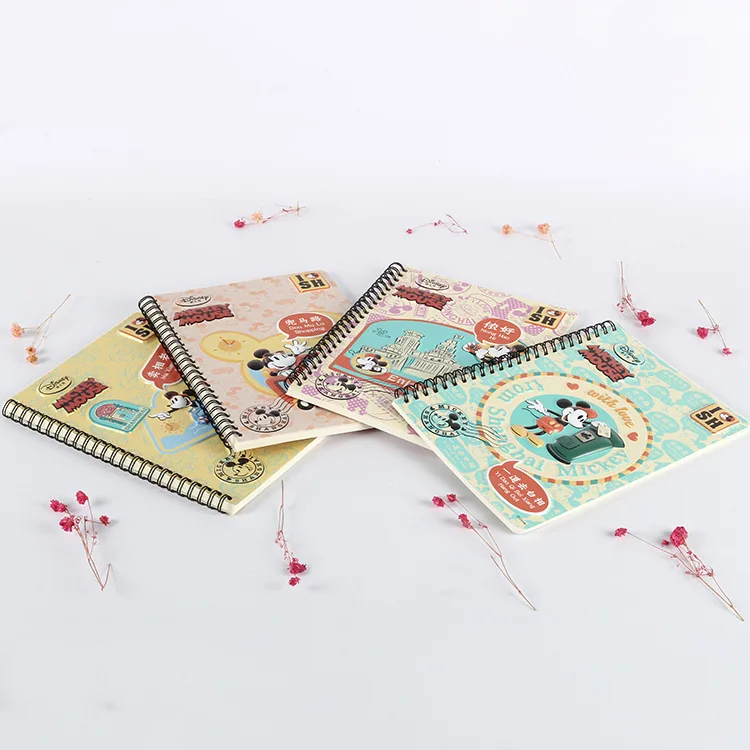 Блокнот студийный с изображением Микки-Мауса 50 страниц |