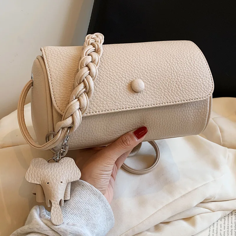 

2023, New Women's Bag Trend, Summer Shoulder Bag, High-end Feeling, Popular and Versatile, Popular Cross Body Bag