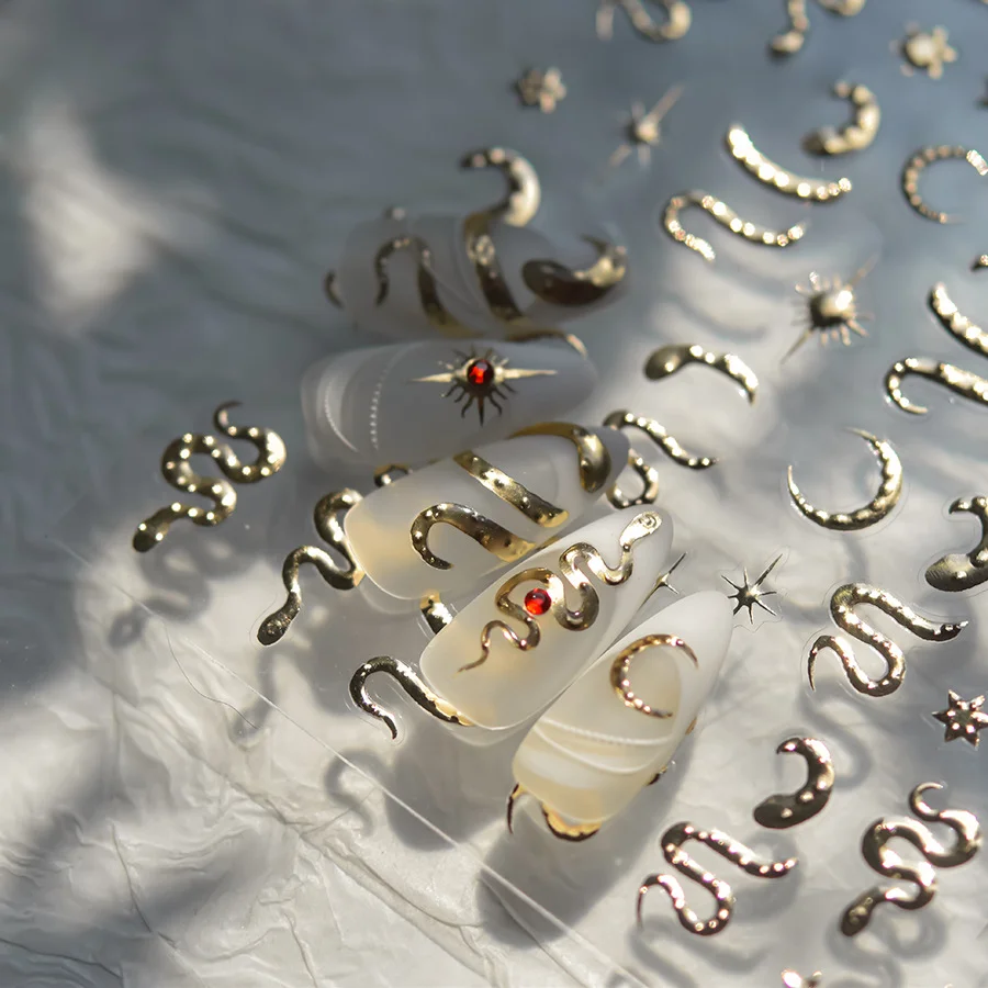 Самоклеящаяся наклейка-слайдер для ногтей золотистая/серебристая