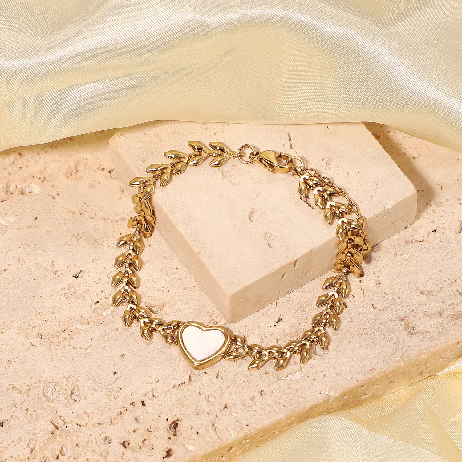 

Minar Romantic White Shell Love Heart Charm Bracelet Gold Silver Color Stainless Steel Leaves Chain Bracelets for Women Gifts