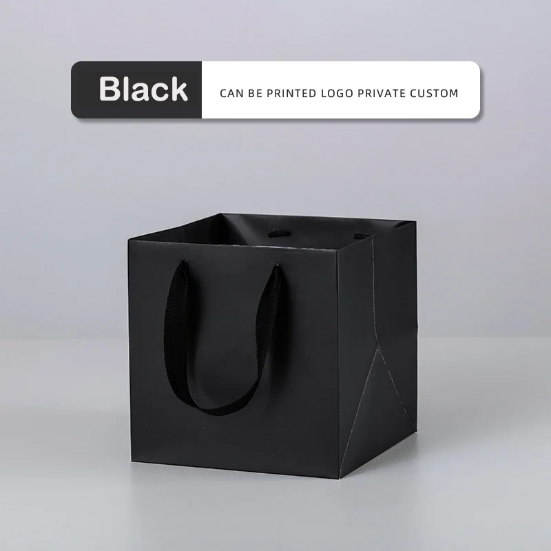 Квадратные подарочные пакеты из крафт-бумаги