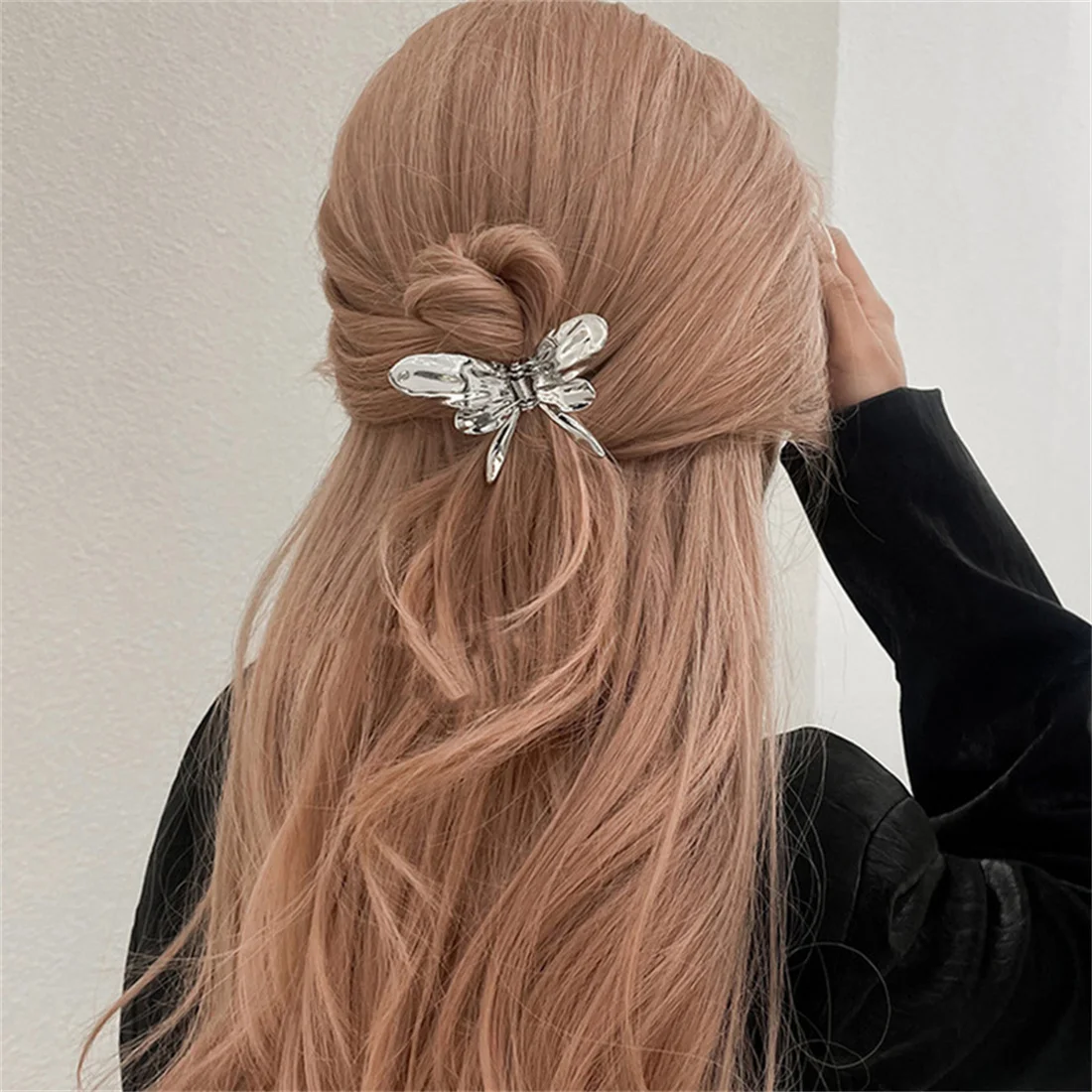 

2023 Butterfly Metal Hair Claws For Women Back Head Hair Clip Sweet Cool Delicate Hair Claw Simple Punk Metal Hairpin Headwear