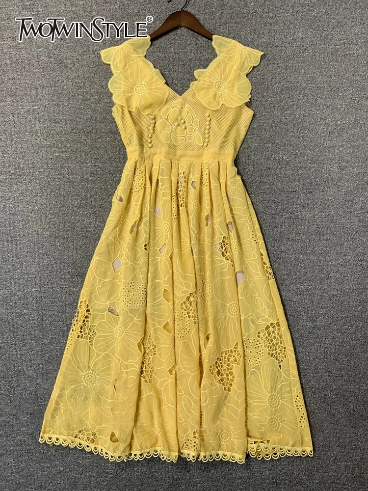 

TWOTWINSTYLE Korean Fashion Patchwork Lace Dresses Female V Neck Sleeveless High Waist Cut Out Women's Casual Dress 2022 Clothes