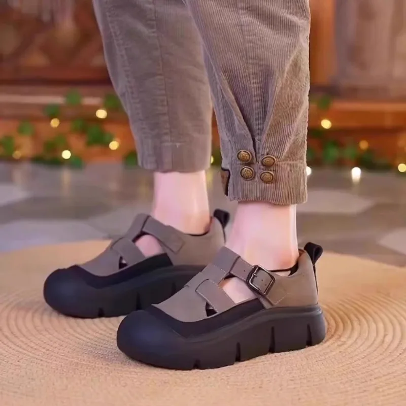 Сандалии женские на толстой подошве