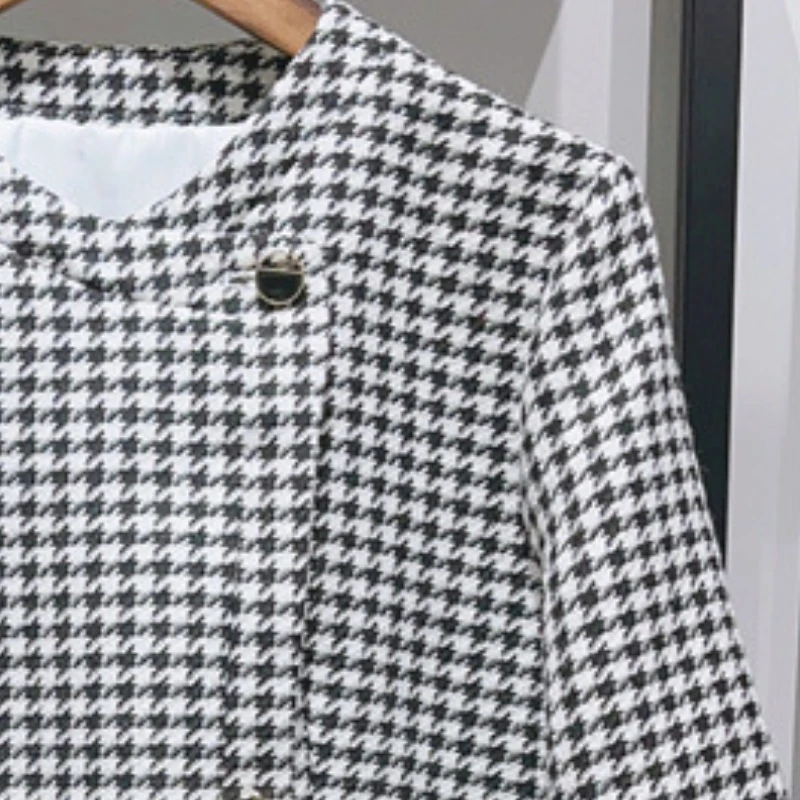 

2023 Early Fall New Houndstooth Round Neck Double-breasted Women Jacket / A-line Shorts