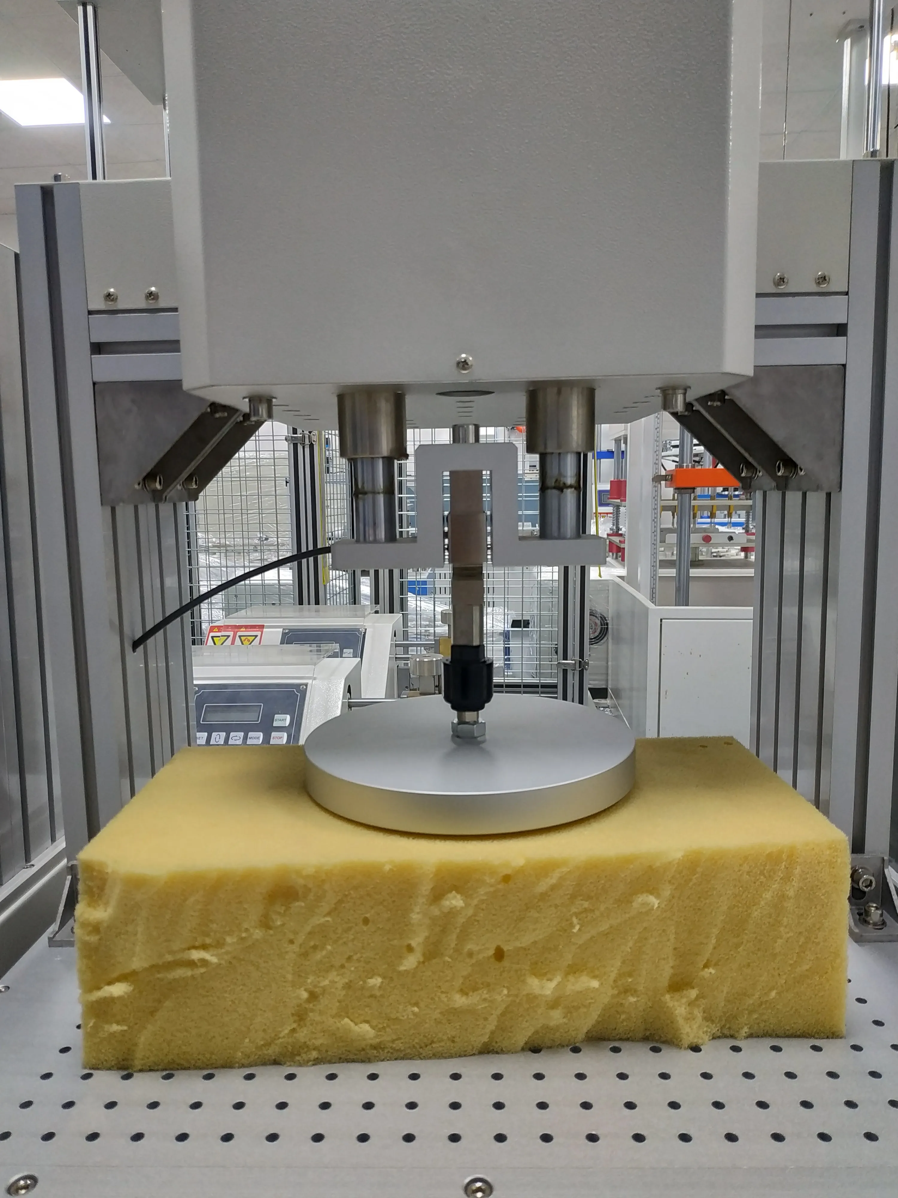 ASTM D3574 IFD тестер машина для испытания на отклонение силы сжатия пены