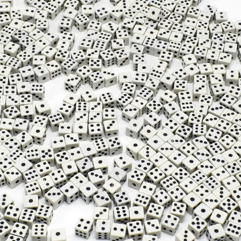 50 шт./лот 8 мм пластиковые белые игровые кости стандартные шестисторонние